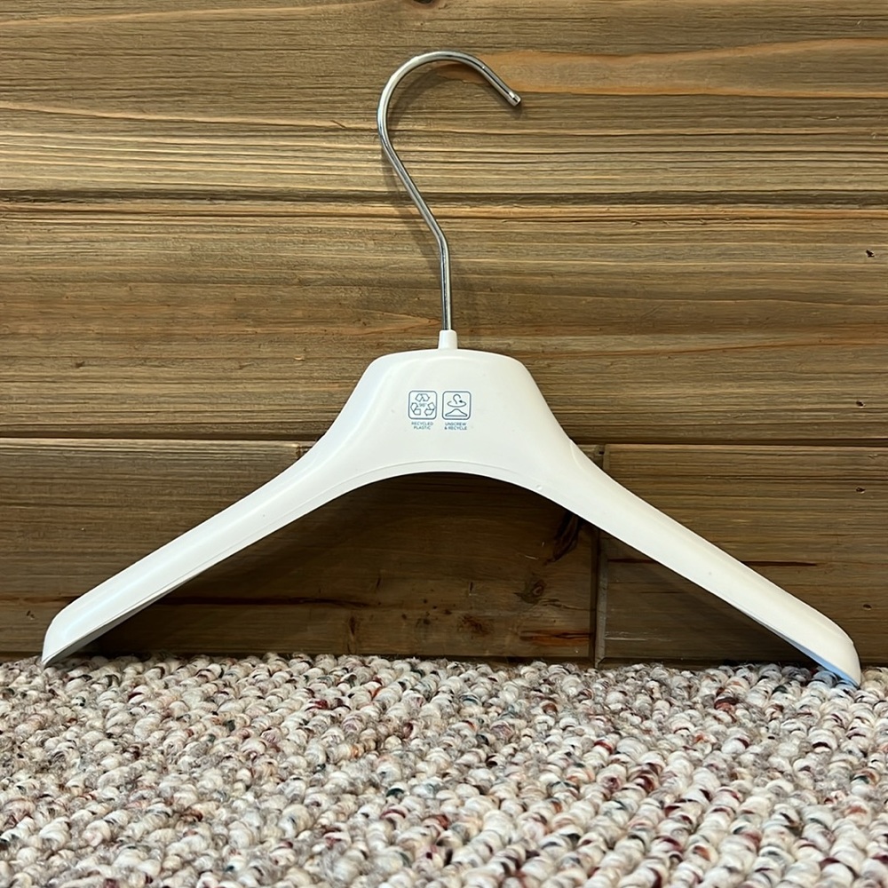 MONCLER 2-4T Hanger - Picture 3 of 3